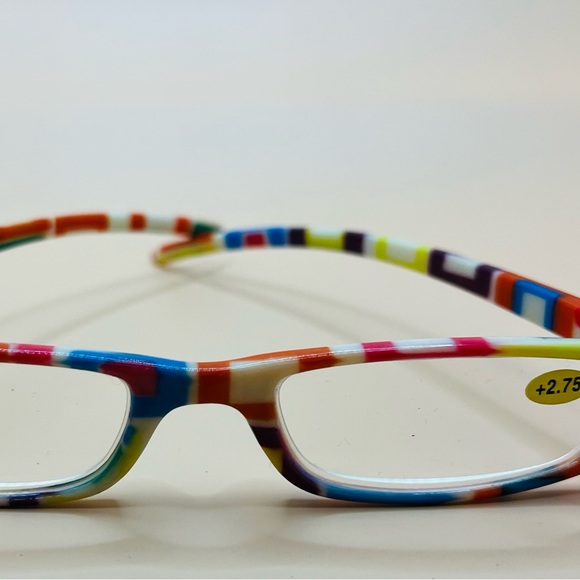 NEW GEOMETRIC NARROW READERS. FEATURES MULTI-COLOR DESIGN WITH MATCHING CASE - Picture 7 of 8